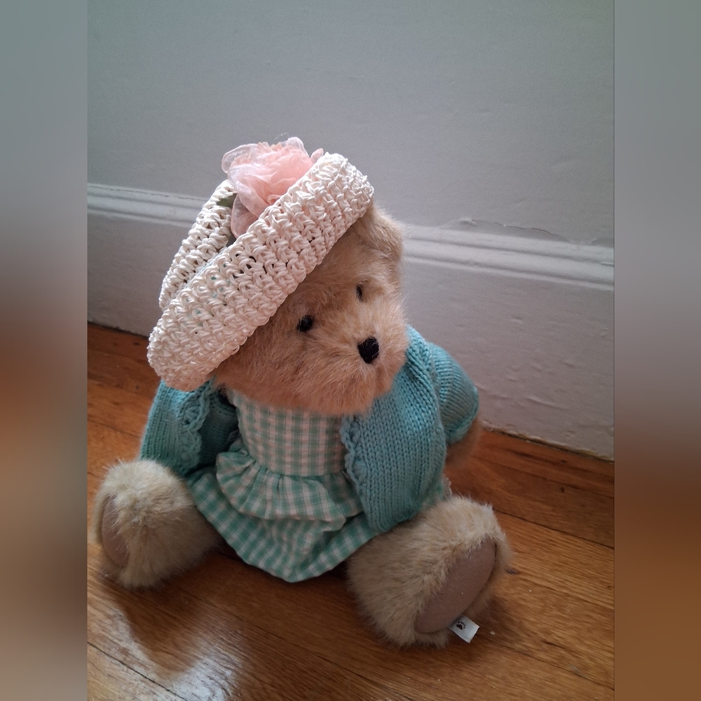 Boyds Bear Melissa Bearsdayle Style 9929 lH, Rare, Original Tags
